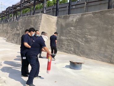 筑牢防火墻，把好安全關(guān)，  ---公司開(kāi)展消防應(yīng)急演練