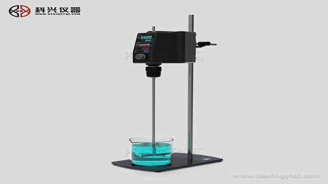 他來(lái)了，他來(lái)了，他帶著頂置式電動(dòng)攪拌器走來(lái)